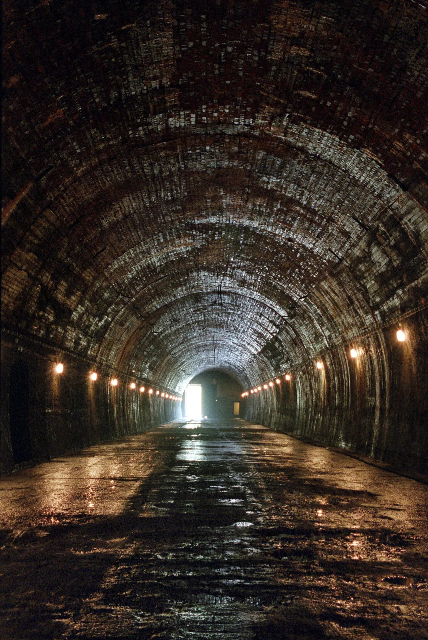 7359784-strzyzow-tunel-schronowy-zespol.jpg