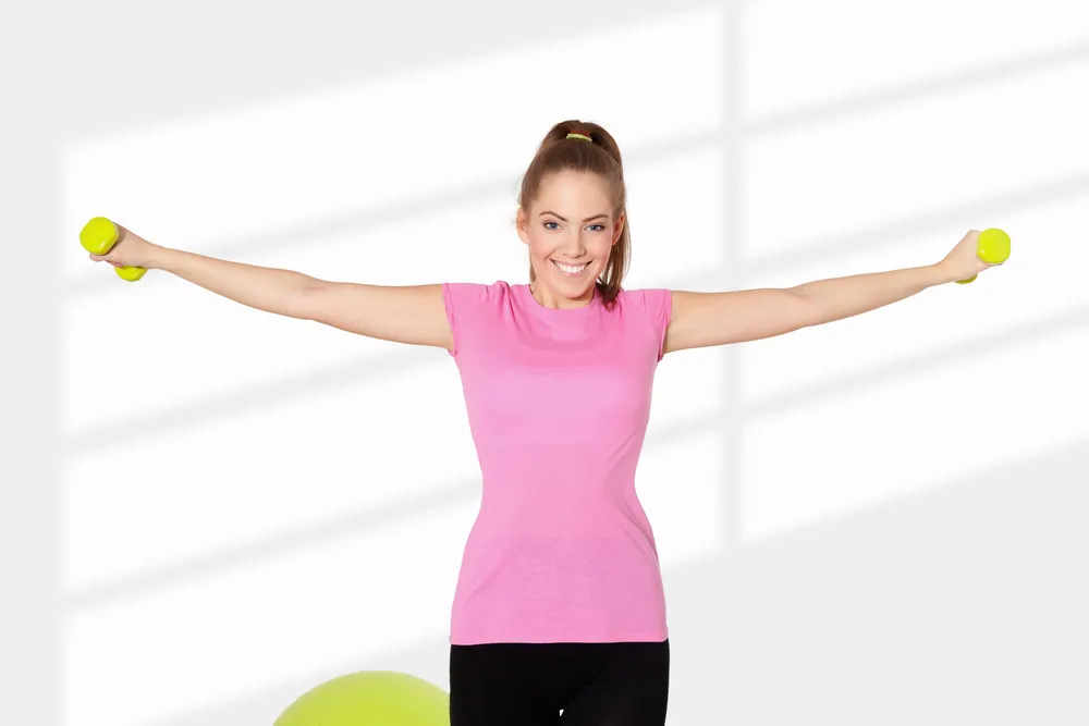 kobieta ćwiczenia fitness siłownia