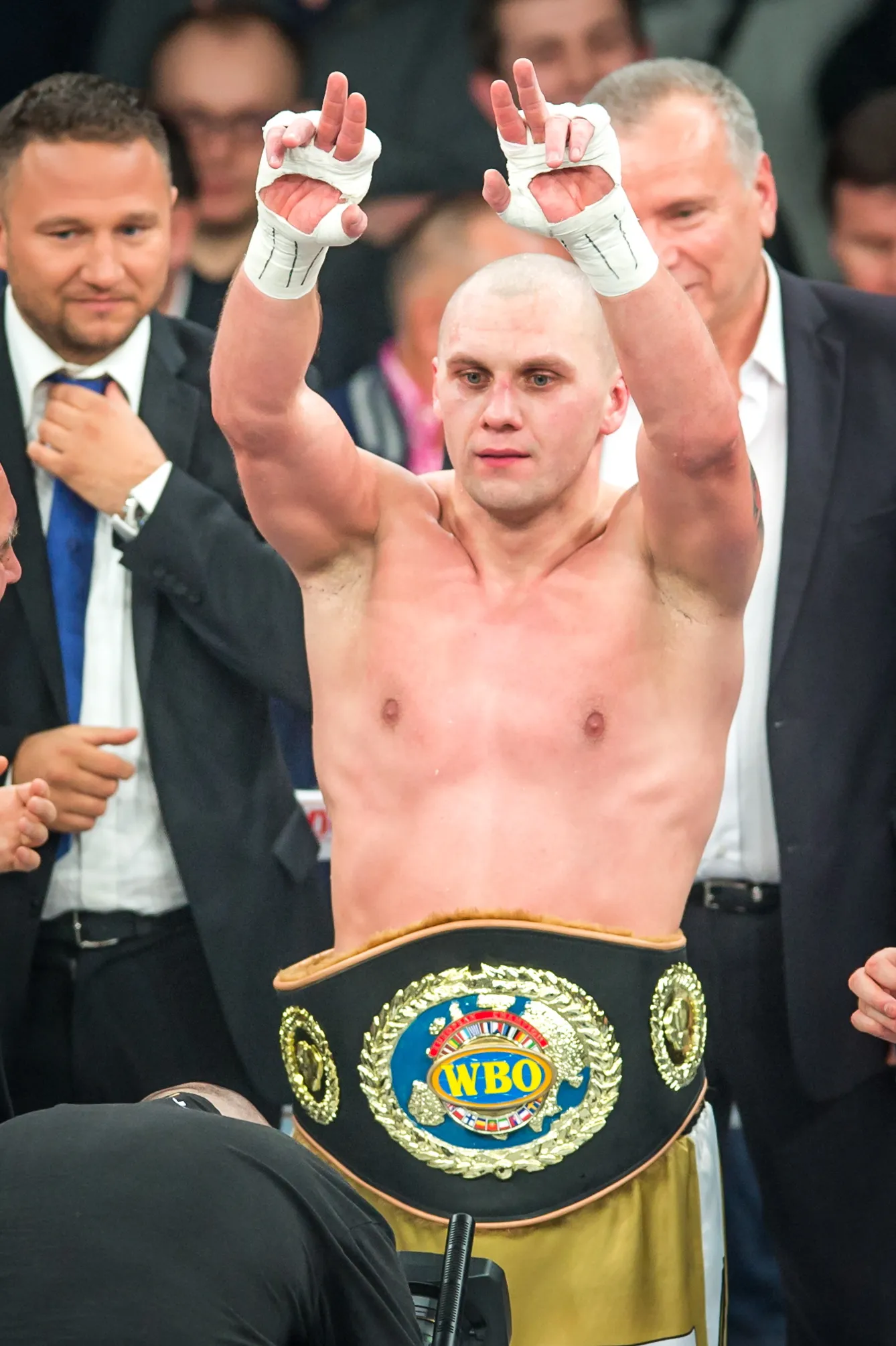 7367744-krzysztof-glowacki-i-nuri-seferi.jpg