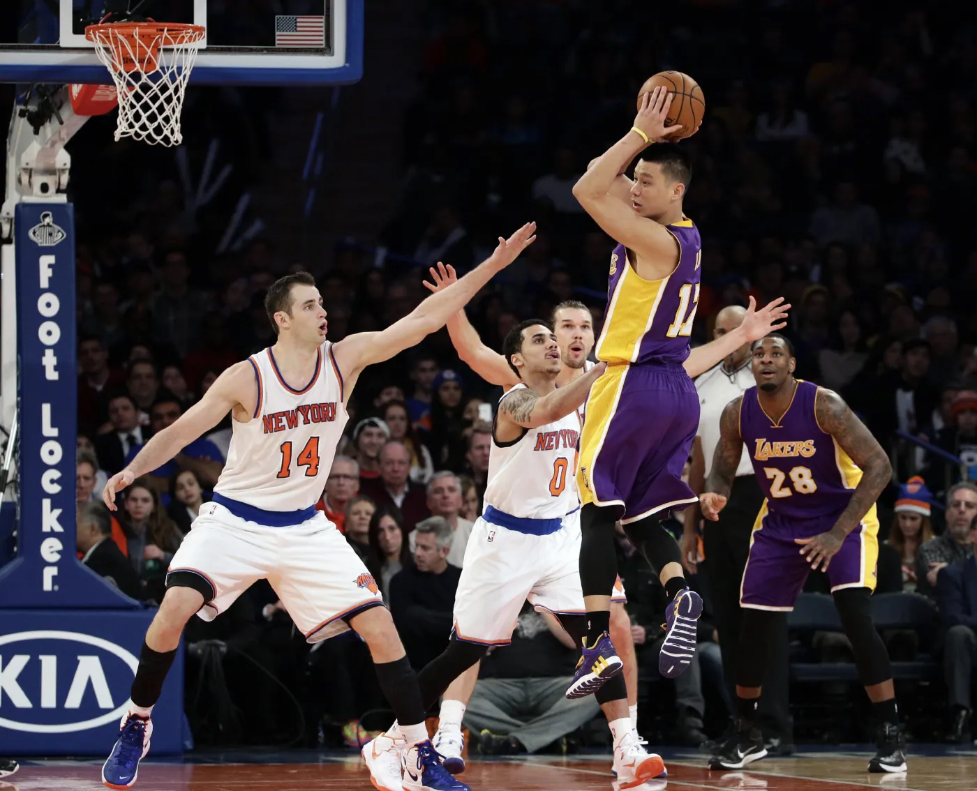 Liga NBA: Wygrane koszykarzy Miami Heat i NY Knicks