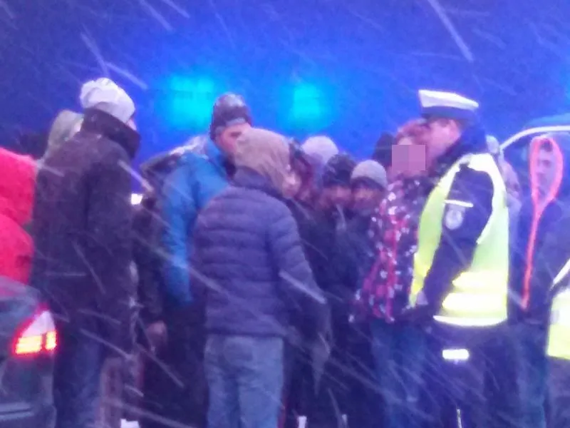 Szokujące odkrycie straży granicznej i policji z Zielonej Góry! 43 osoby w jednym mercedesie. ZDJĘCIA