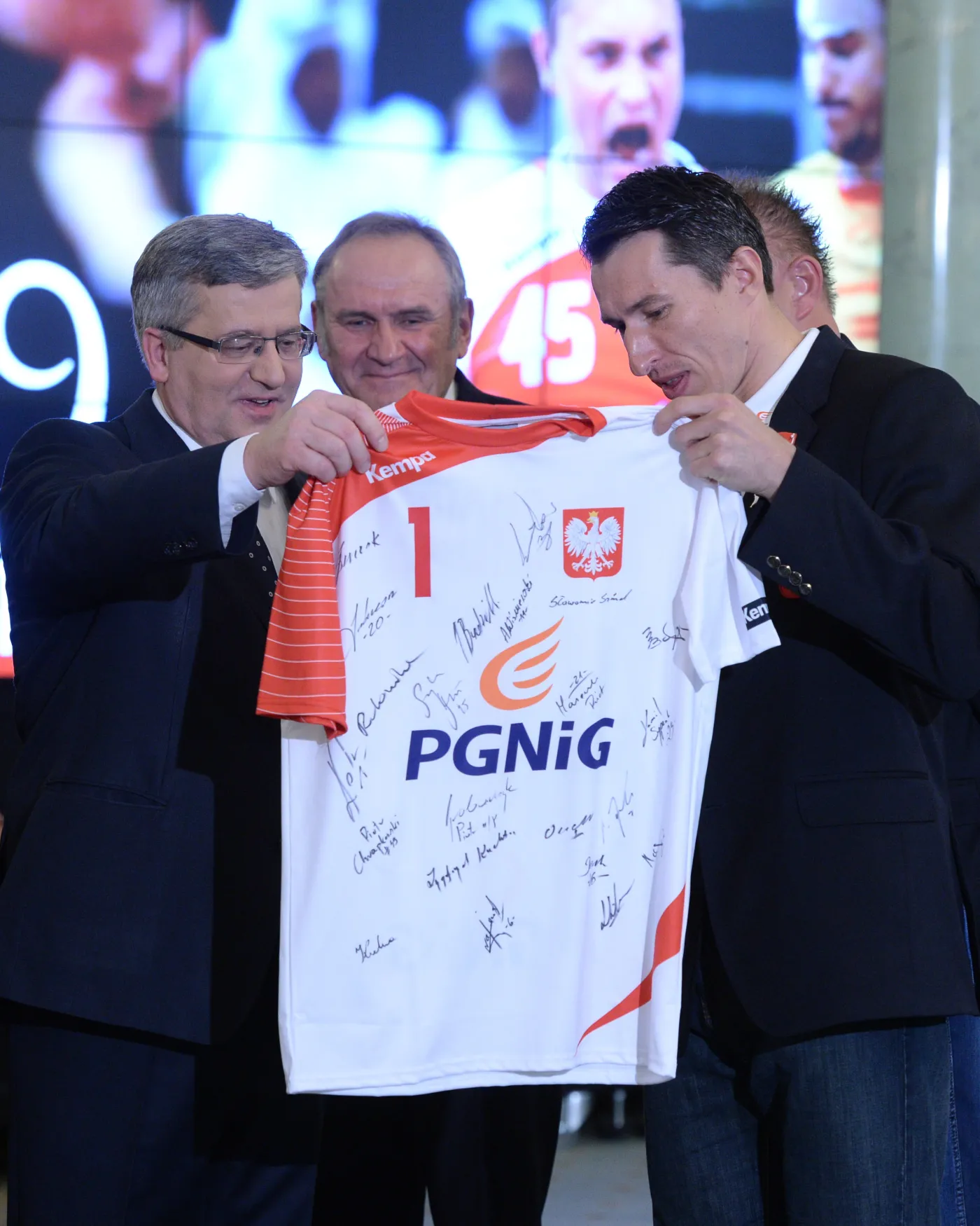 7418131-prezydent-bronislaw-komorowski.jpg