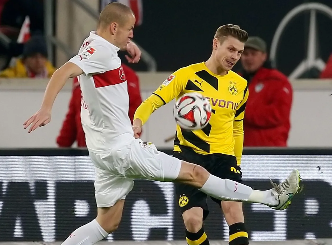 Łukasz Piszczek (w żółtym stroju)