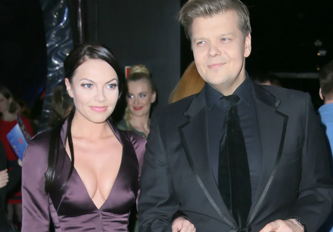 Michał Figurski po raz pierwszy na salonach z nową ukochaną. Ładna? [FOTO]
