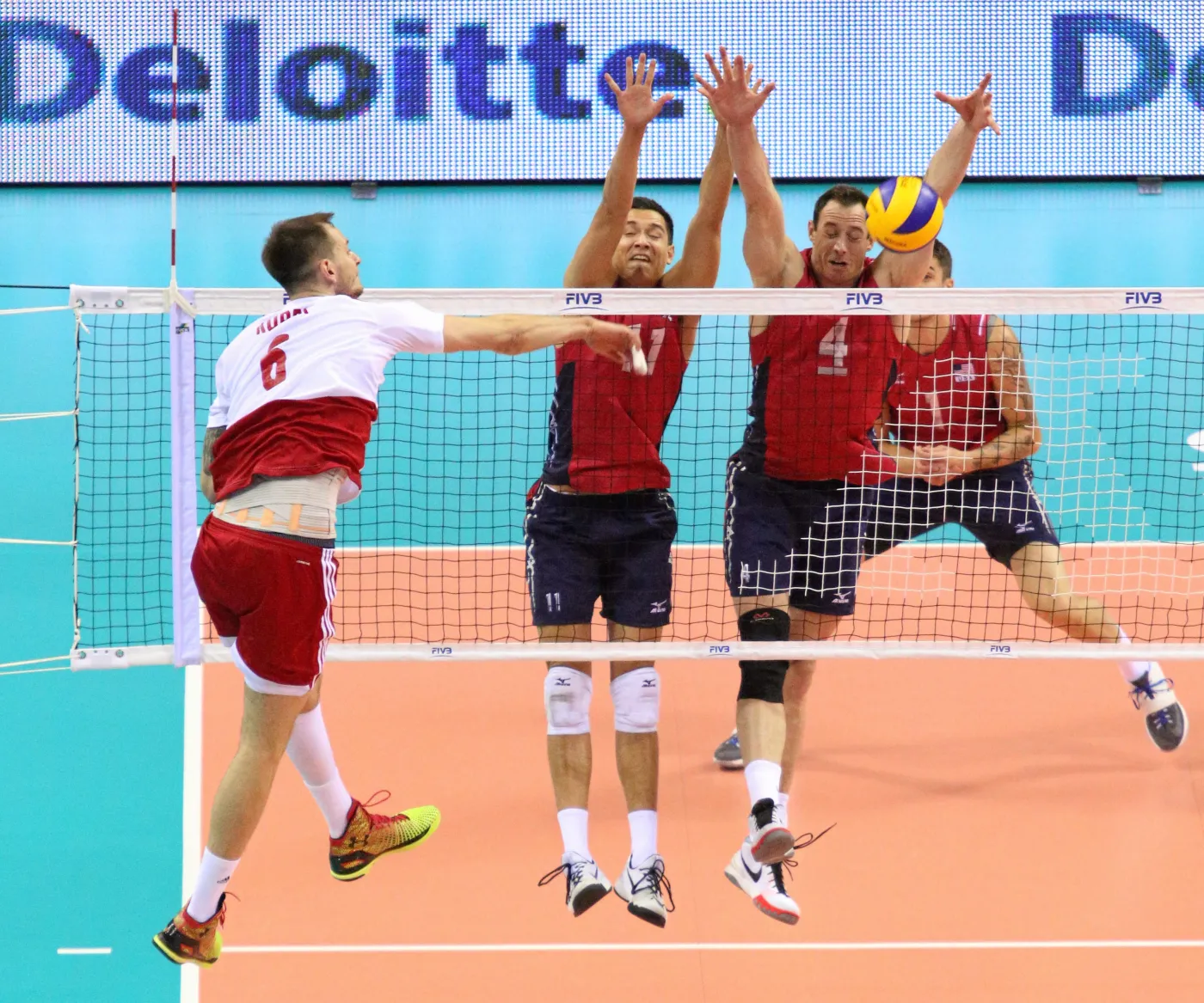 7944001-reprezentant-polski-bartosz-kurek.jpg