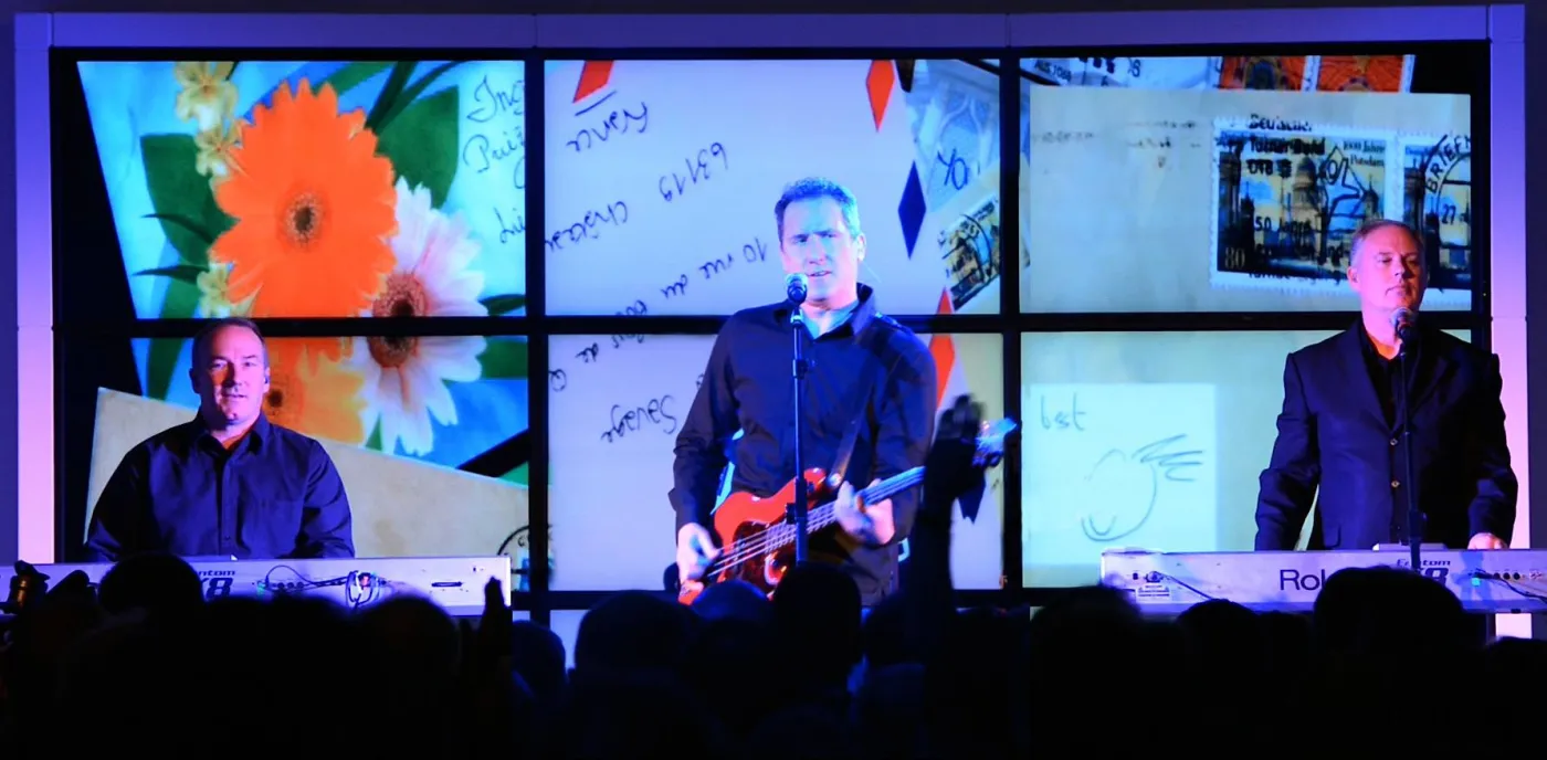 7951342-omd-orchestral-manoeuvres-in-the.jpg