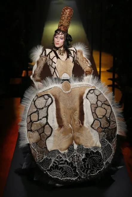 7959522-jean-paul-gaultier-haute-couture.jpg