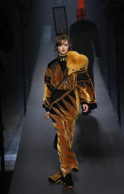 7959843-jean-paul-gaultier-haute-couture.jpg