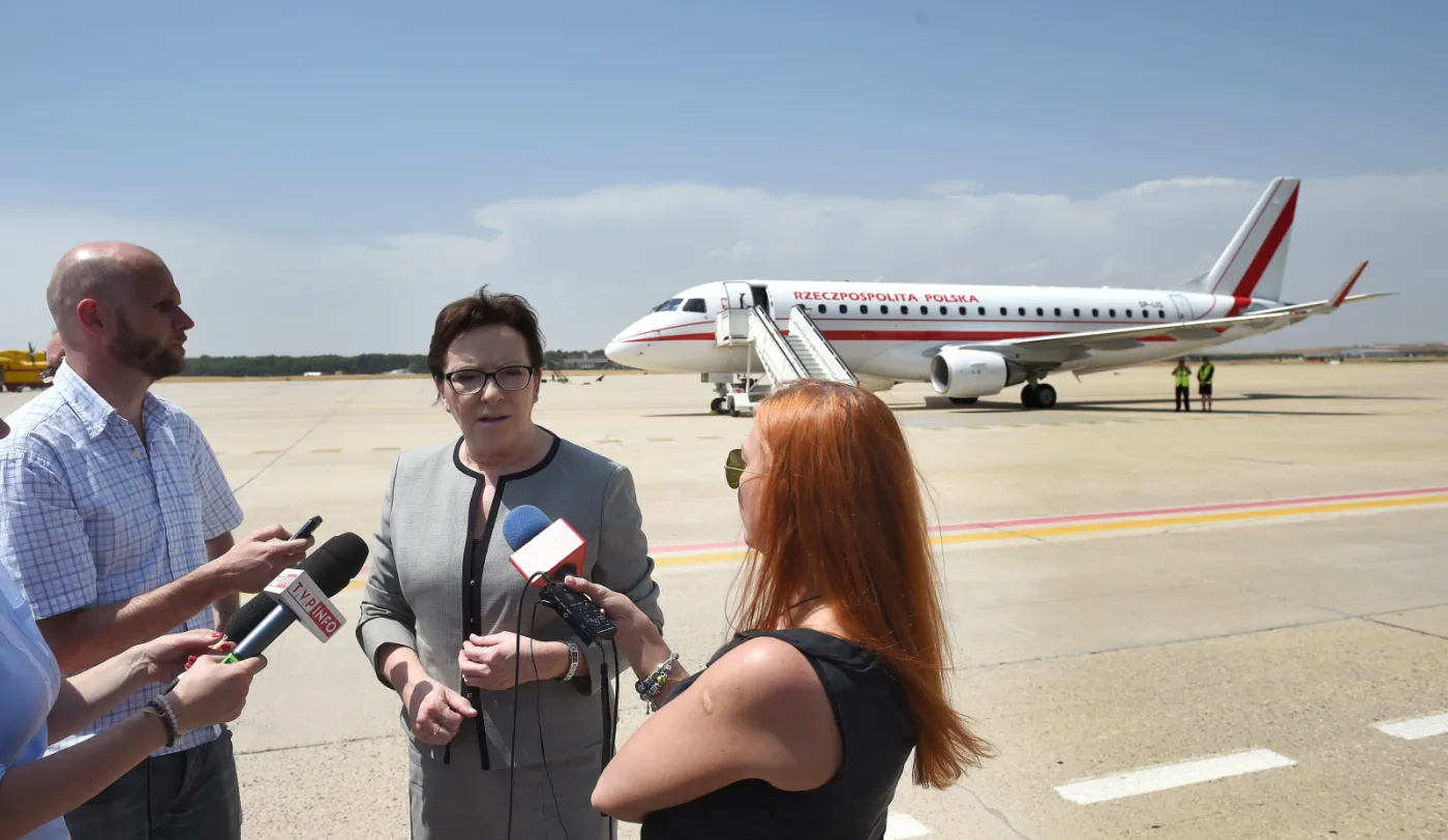 Ewa Kopacz na lotnisku w Madrycie