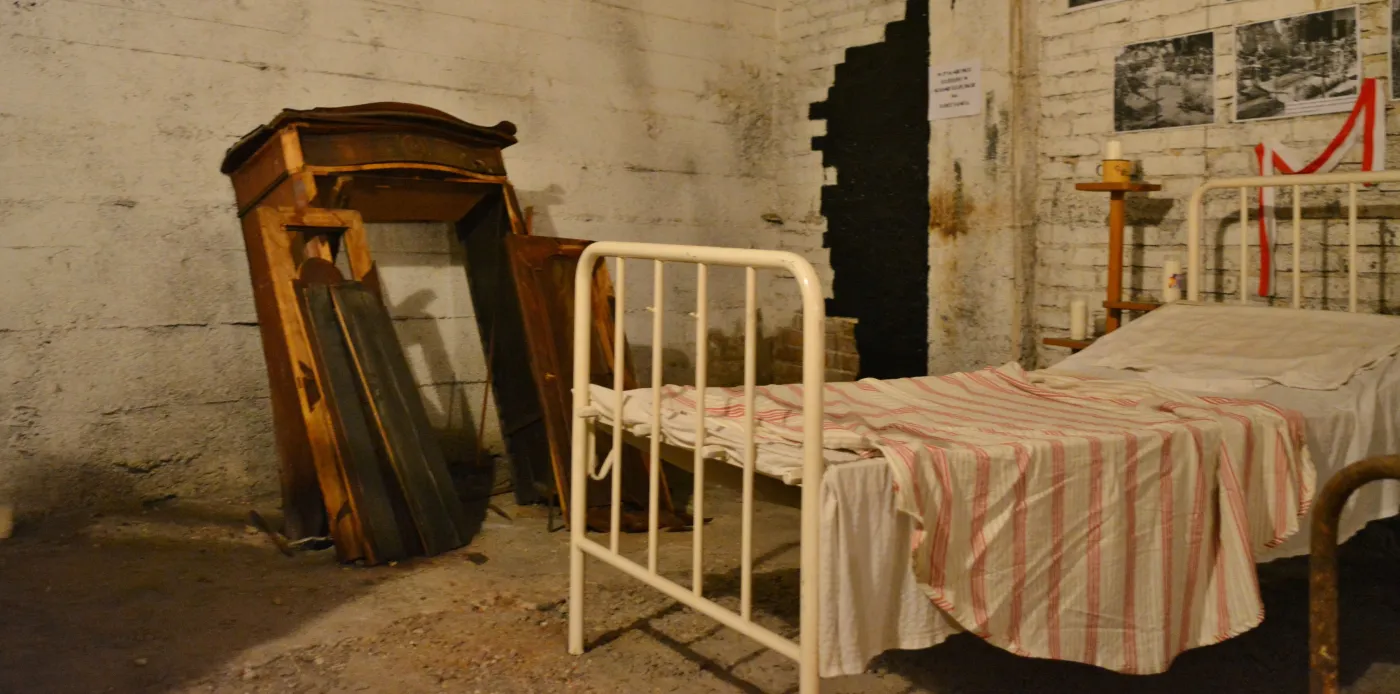 Dziura w murze, przekupstwo koniakiem… Tak działał szpital podczas Powstania Warszawskiego. GALERIA