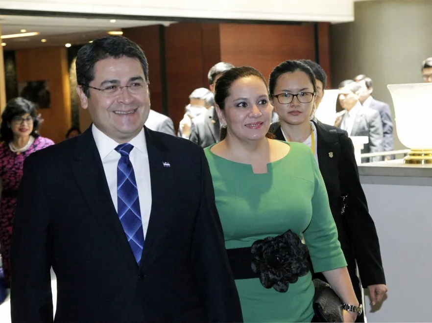 8012002-juan-orlando-hernandez-alvarado.jpg