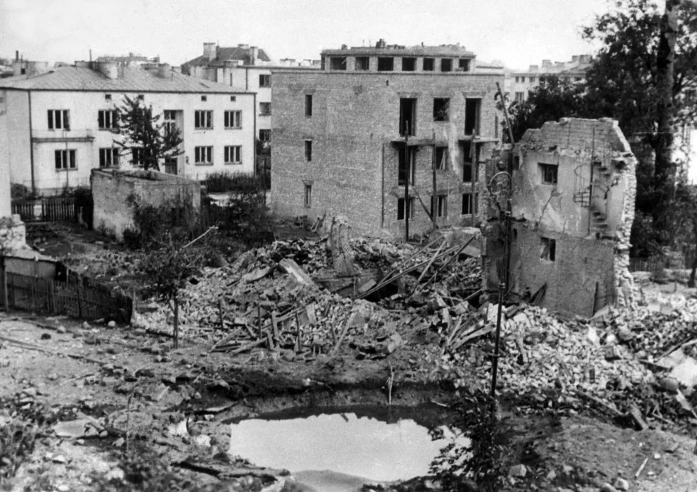 6873506-warszawa-1939-ii-wojna-swiatowa.jpg