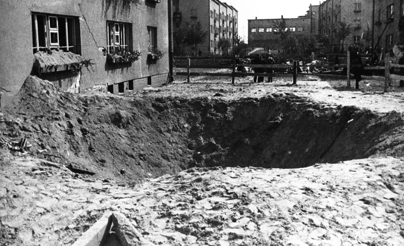 6873796-warszawa-1939-ii-wojna-swiatowa.jpg