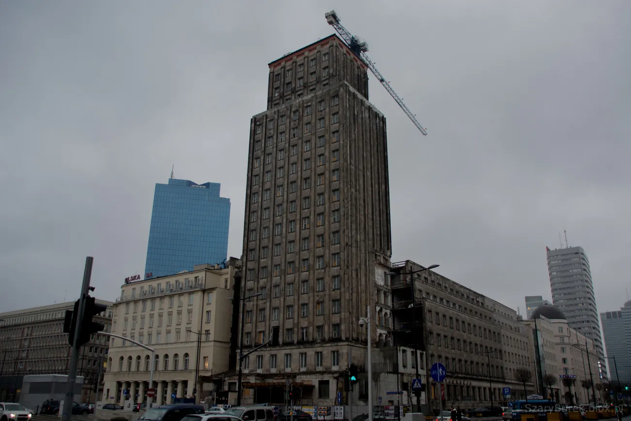 7596700-warszawski-wiezowiec-prudential.jpg