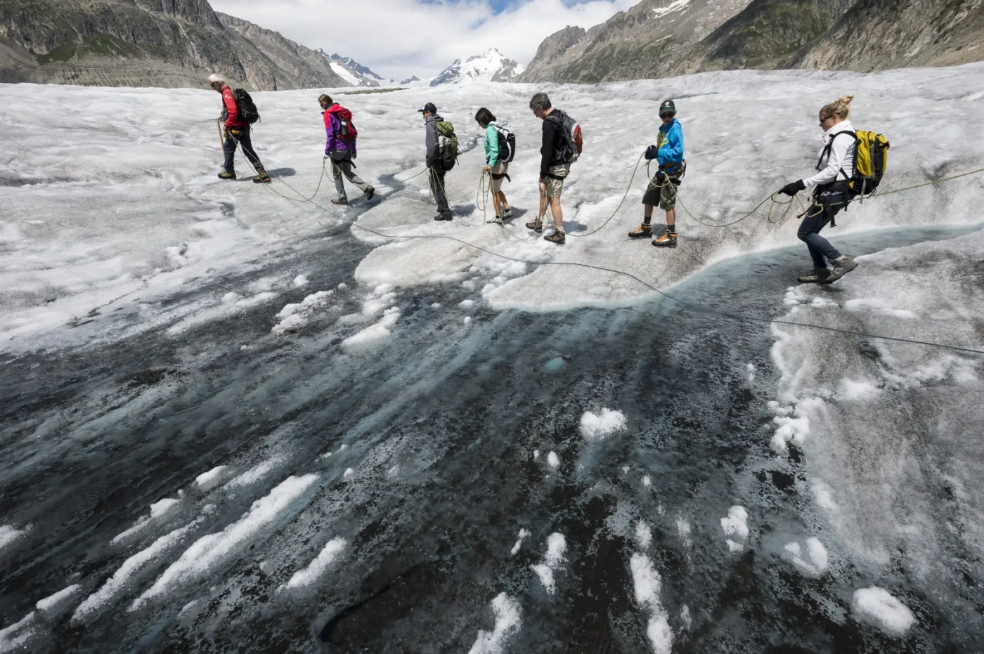 Spacer po najdłuższym lodowcu w Europie. Kosztowna przyjemność