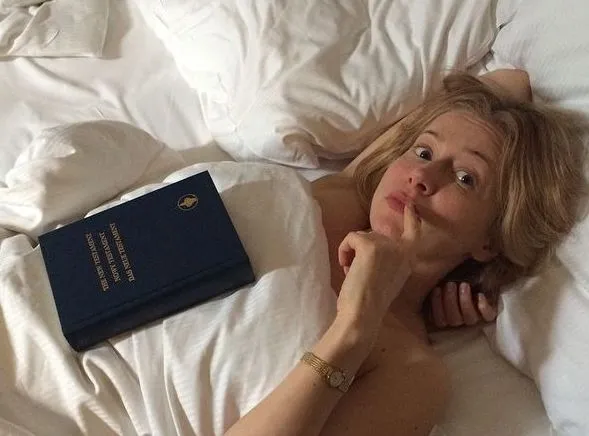 Warnke tłumaczy się ze zdjęcia z Biblią: Pomyślałam, że to ciekawe ujęcie