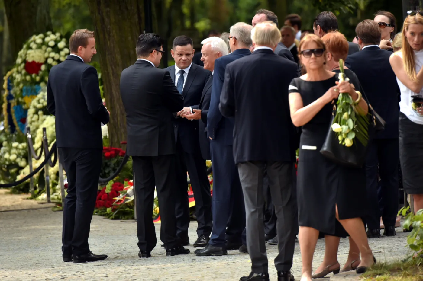 8054093-lider-sld-leszek-miller-przybyl.jpg
