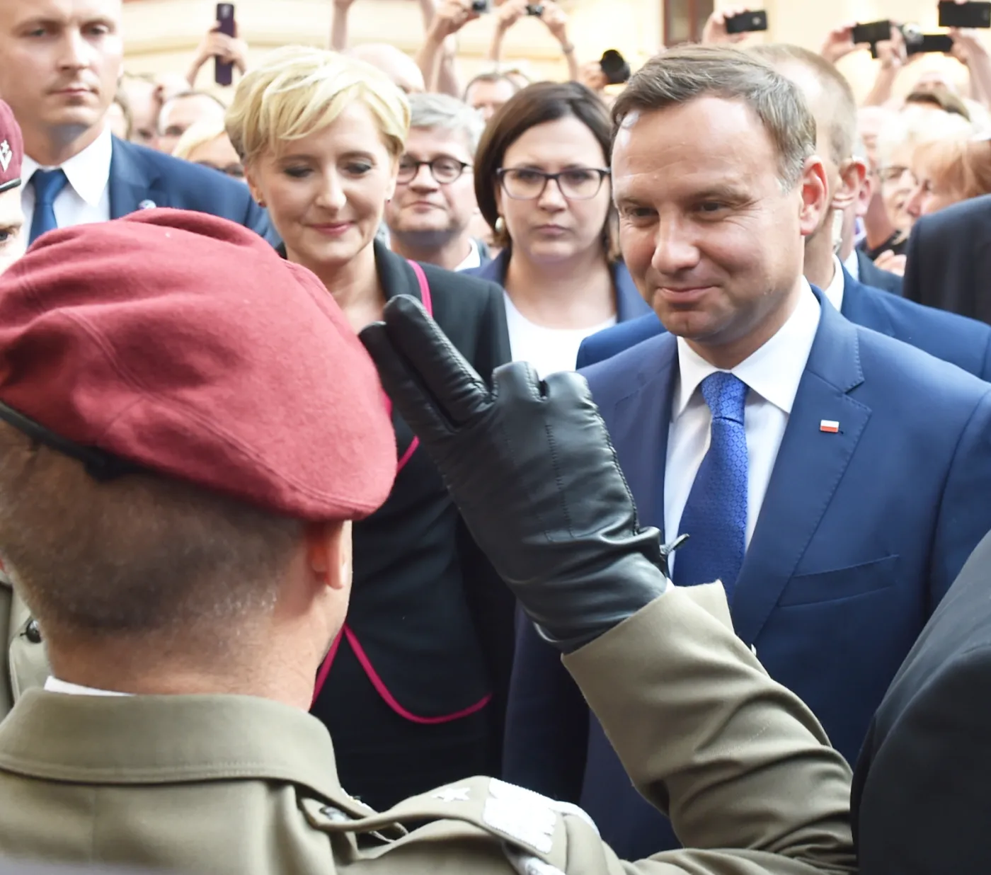 Prezydent Duda odwiedził grób prezydenta Kaczyńskiego. ZDJĘCIA