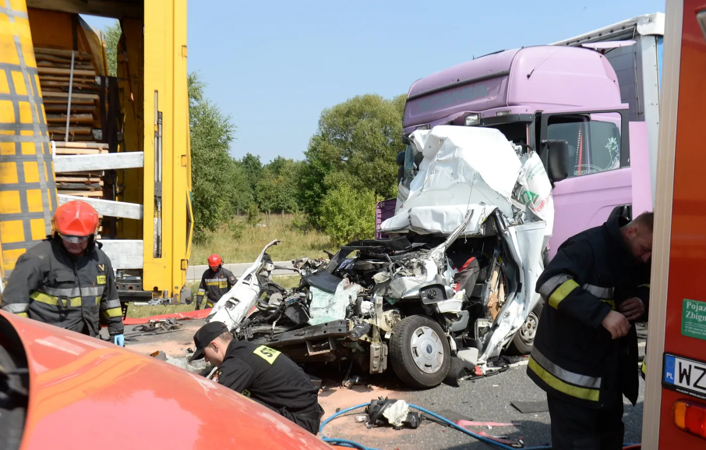 8077958-wypadek-na-dk50-w-zbirozy-kolo.jpg