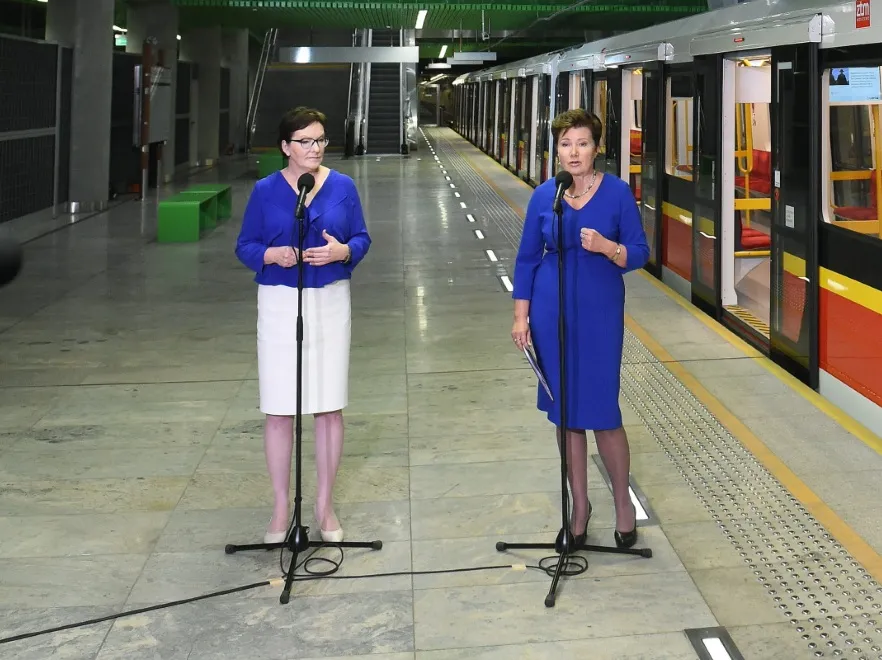 Damy w chabrze... Ewa Kopacz wypadła blado przy prezydent Warszawy