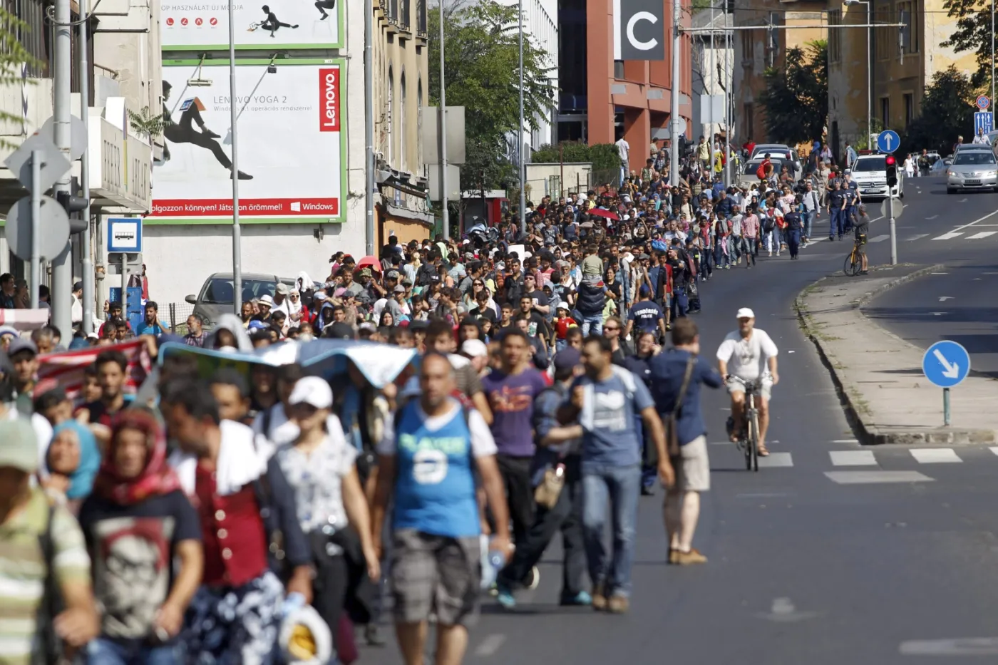 Imigranci na ulicach Budapesztu na Węgrzech