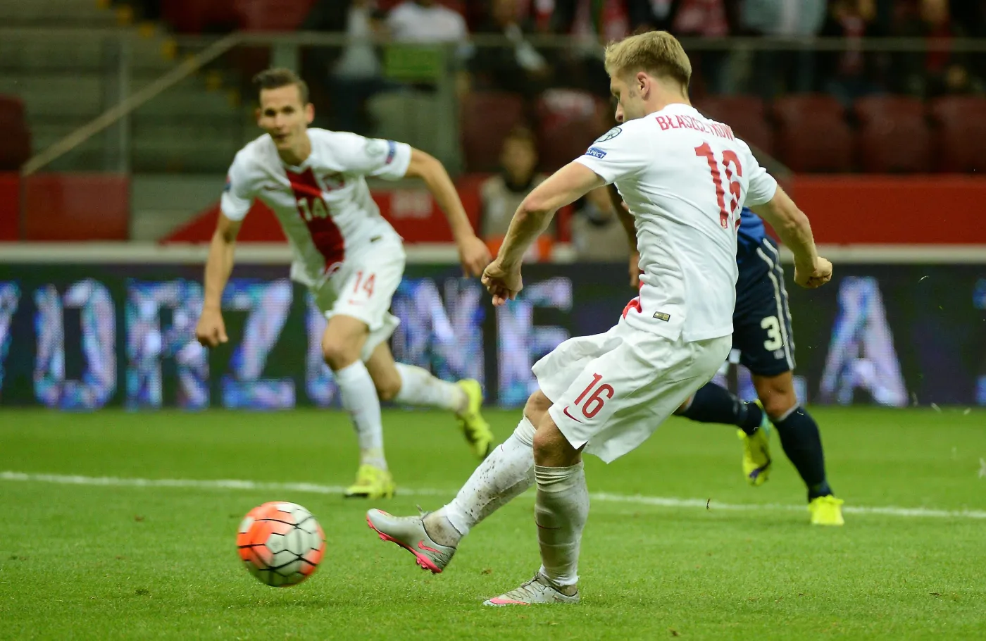 8182623-gracz-reprezentacji-polski-jakub.jpg