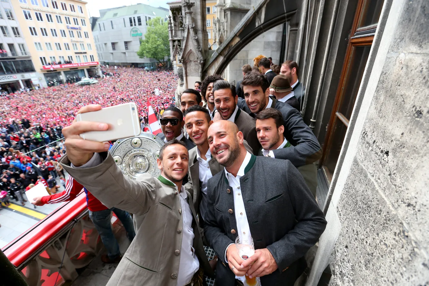 7806221-tak-robert-lewandowski-z-kolegami.jpg