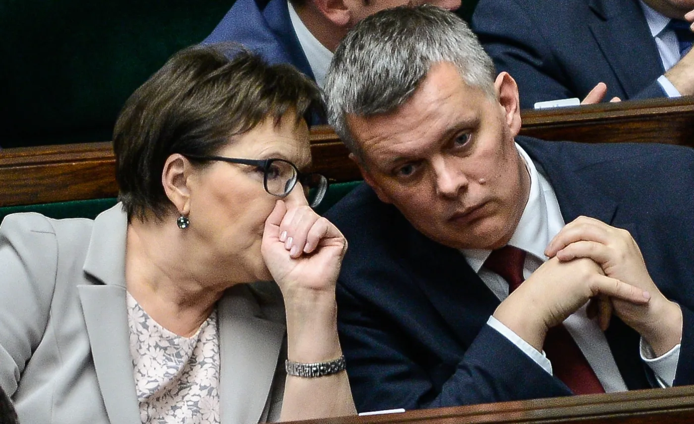Premier Ewa Kopacz i wicepremier, minister obrony Tomasz Siemoniak podczas posiedzenia Sejmu