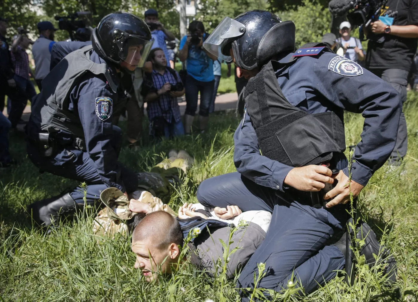 Tęczowa parada zakończyła się jatką. Zobacz ZDJĘCIA z Kijowa