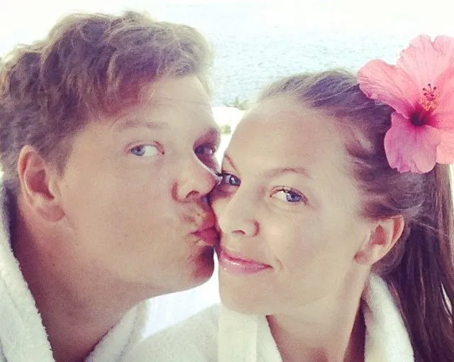 Figurski chwali się związkiem z młodziutką prezenterką [FOTO]