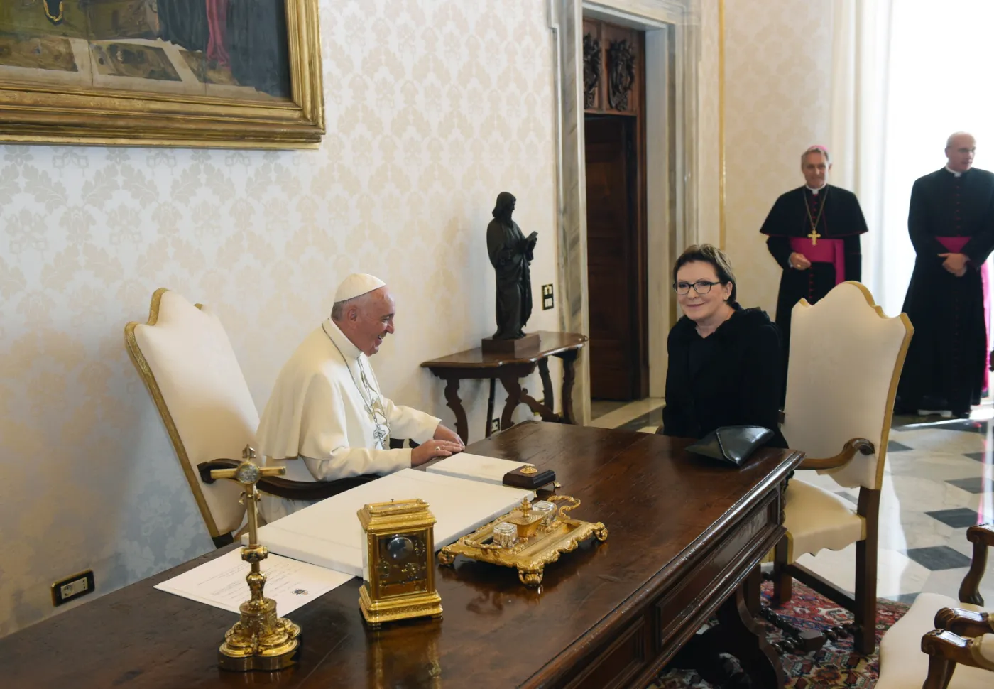 7867666-papiez-franciszek-przyjal-premier.jpg