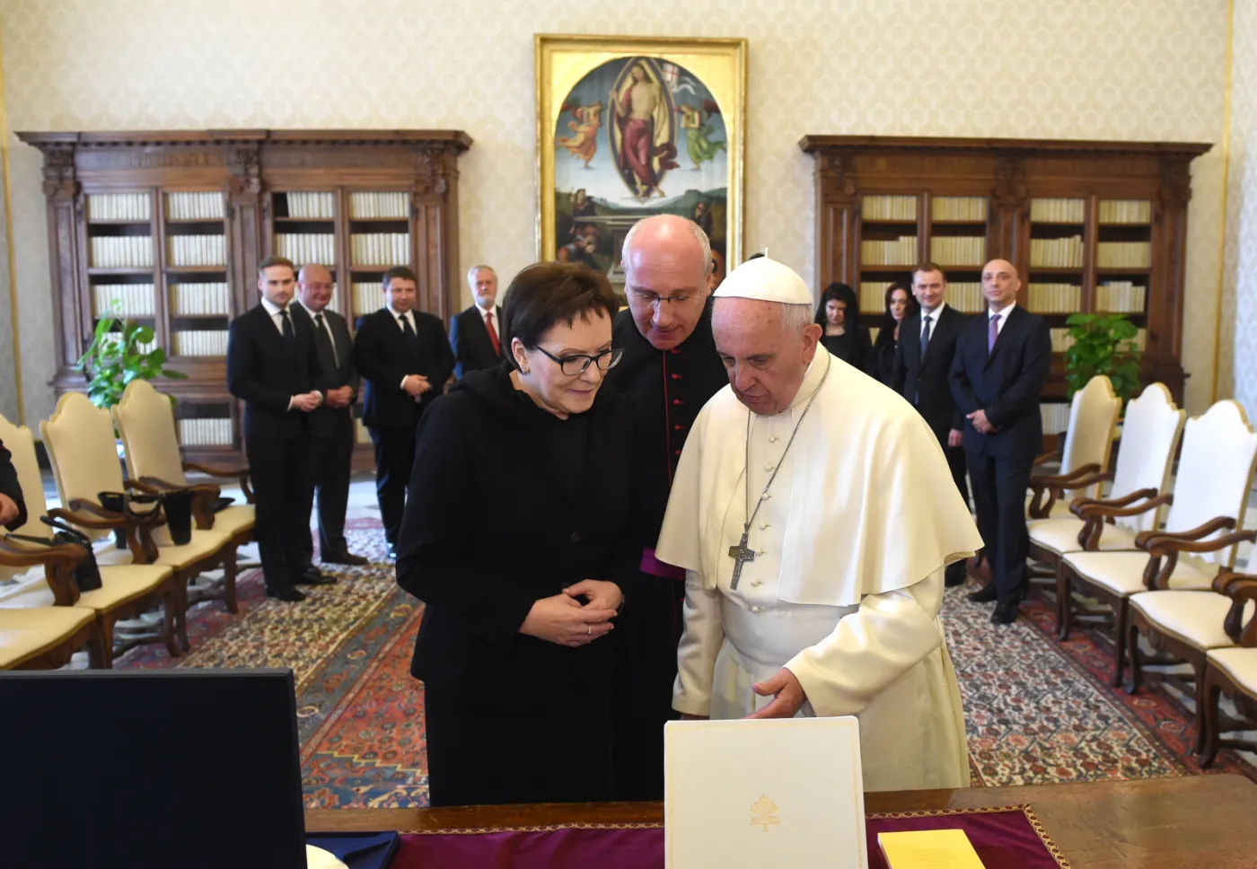 7867696-papiez-franciszek-przyjal-premier.jpg