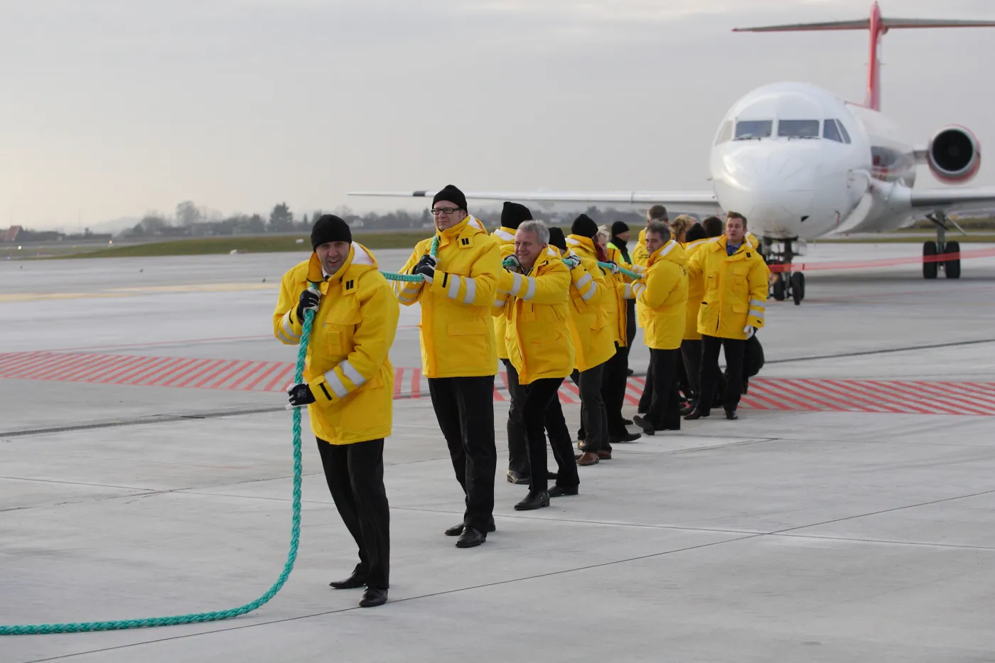7905489-otwarcie-nowej-plyty-oraz-drogi.jpg