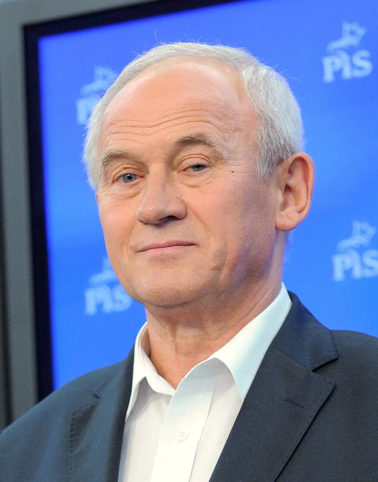 8400604-krzysztof-tchorzewski-ma-zostac.jpg