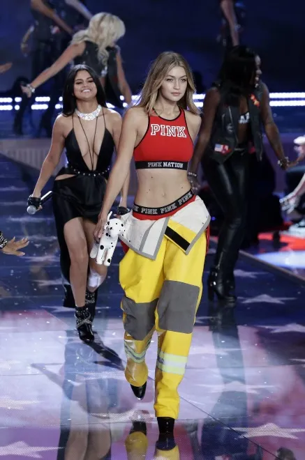 8406626-victoria-s-secret-fashion-show.jpg