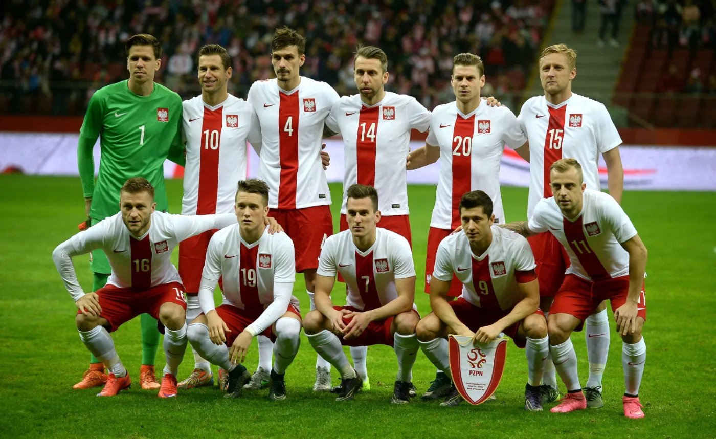 8418191-pilkarska-reprezentacja-polski.jpg