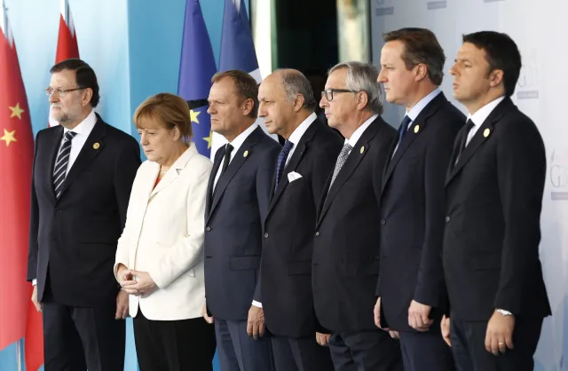 Jean-Claude Juncker już jest w Brukseli, Tusk nadal czeka na samolot. WIDEO