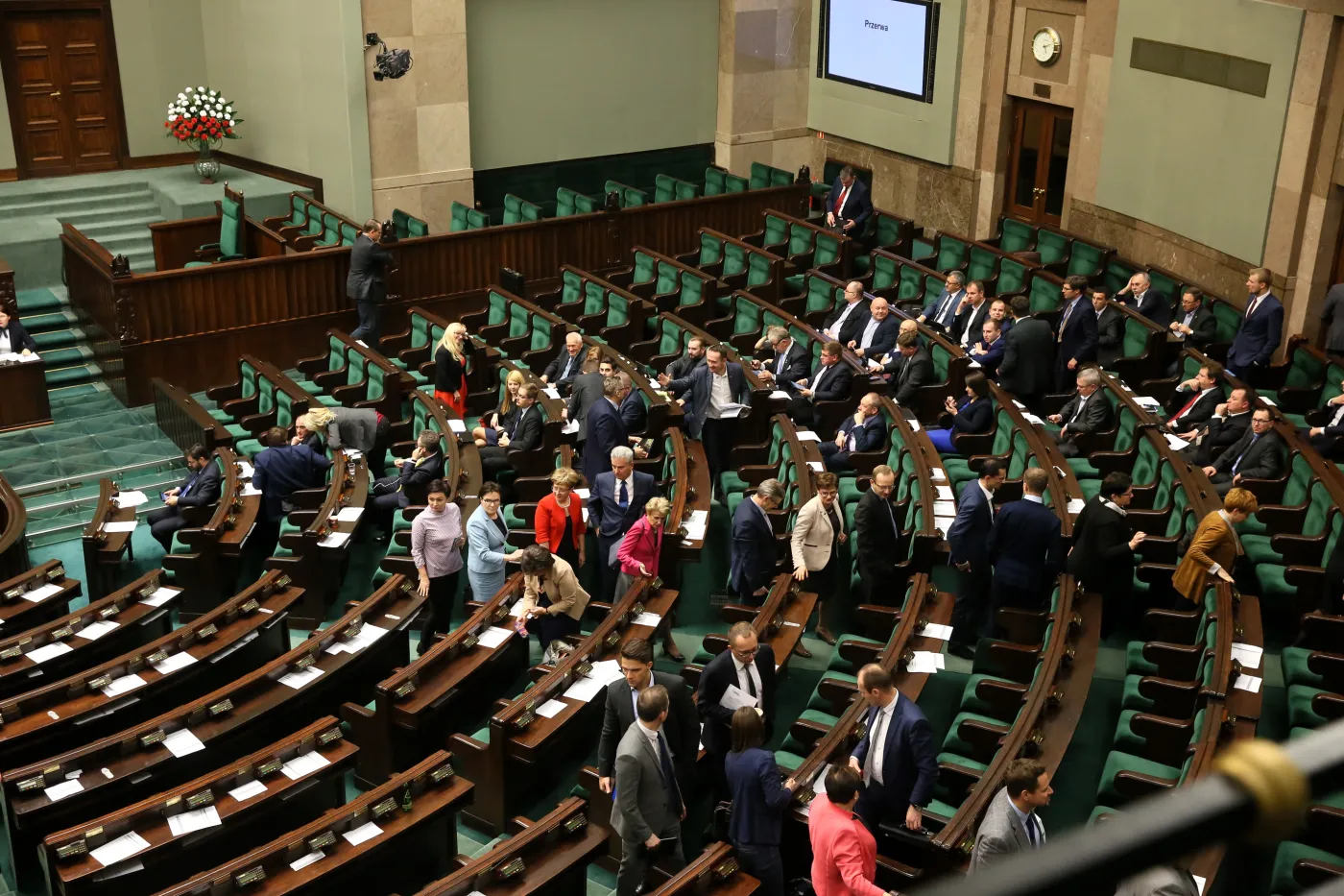 Opozycja wychodzi z sali sejmowej