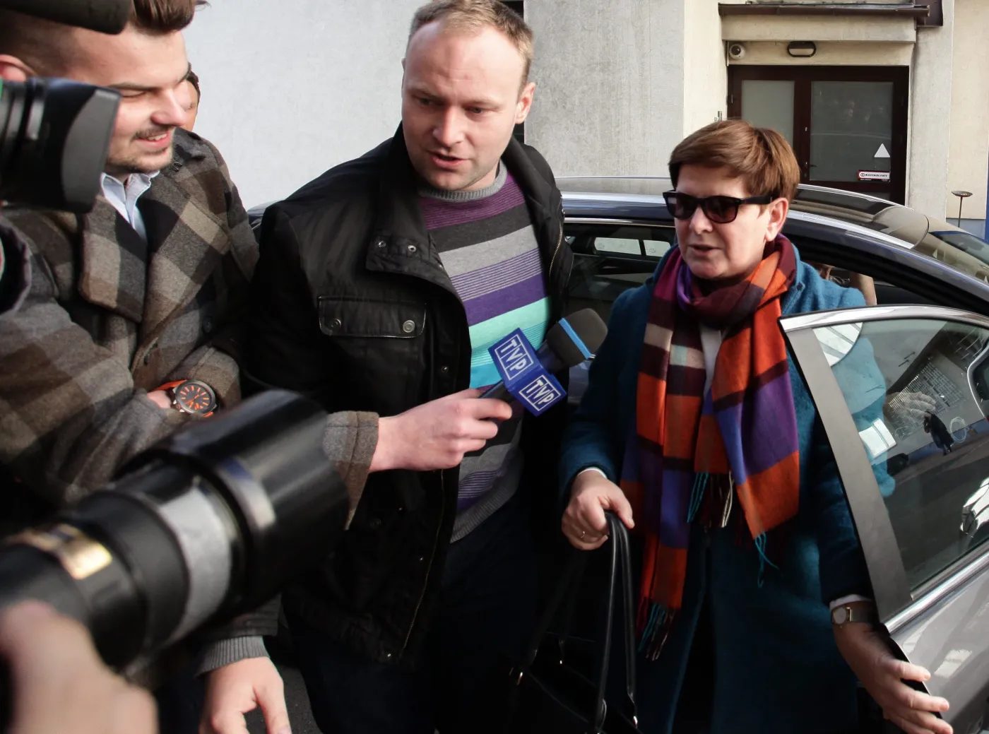 Beata Szydło przed siedzibą PiS przy ulicy Nowogrodzkiej w Warszawie