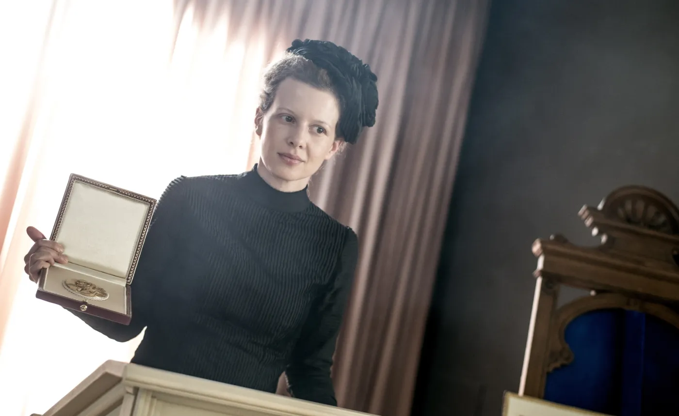 7888508-karolina-gruszka-na-planie-filmu.jpg