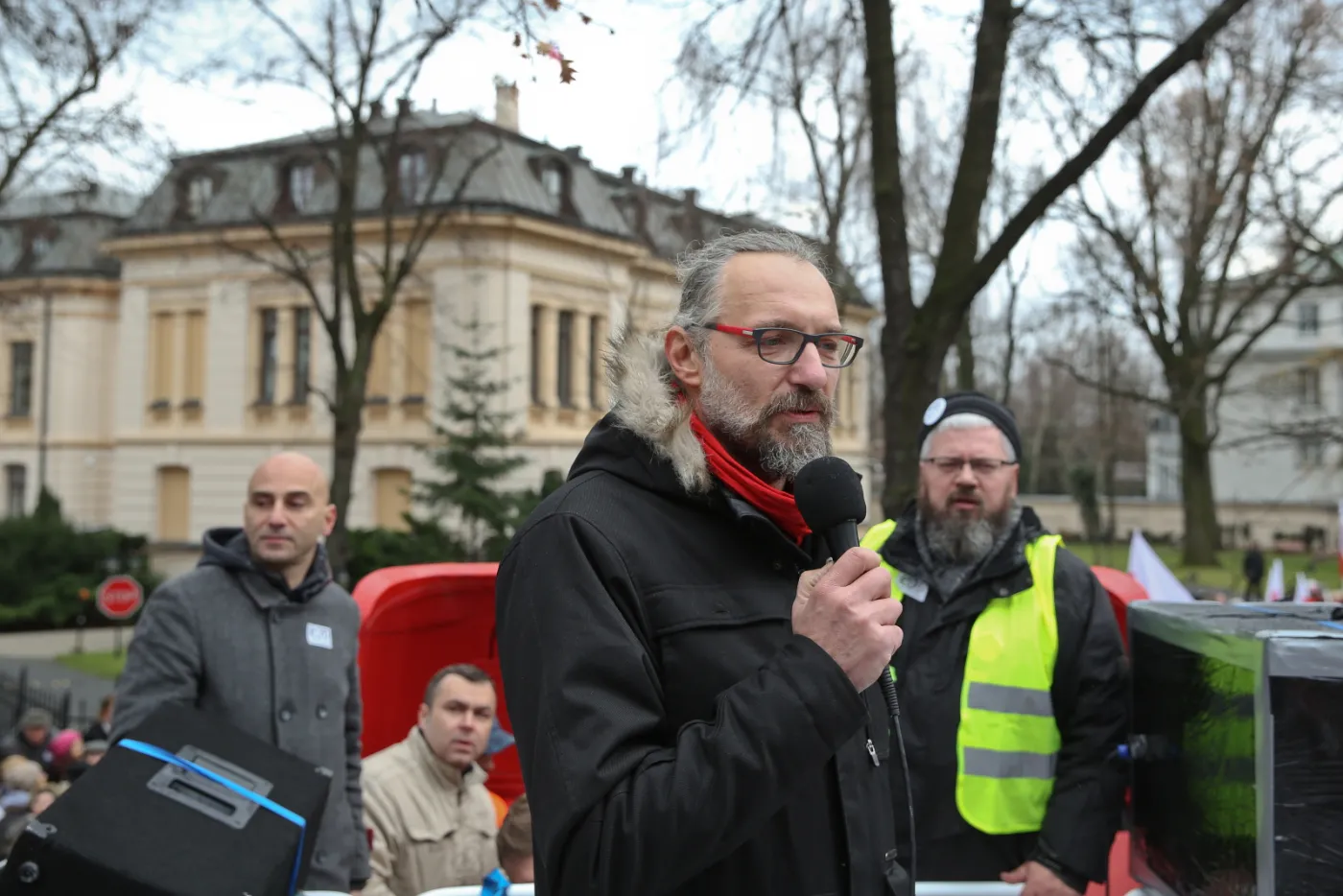 8534435-marsz-organizowany-przez-komitet.jpg