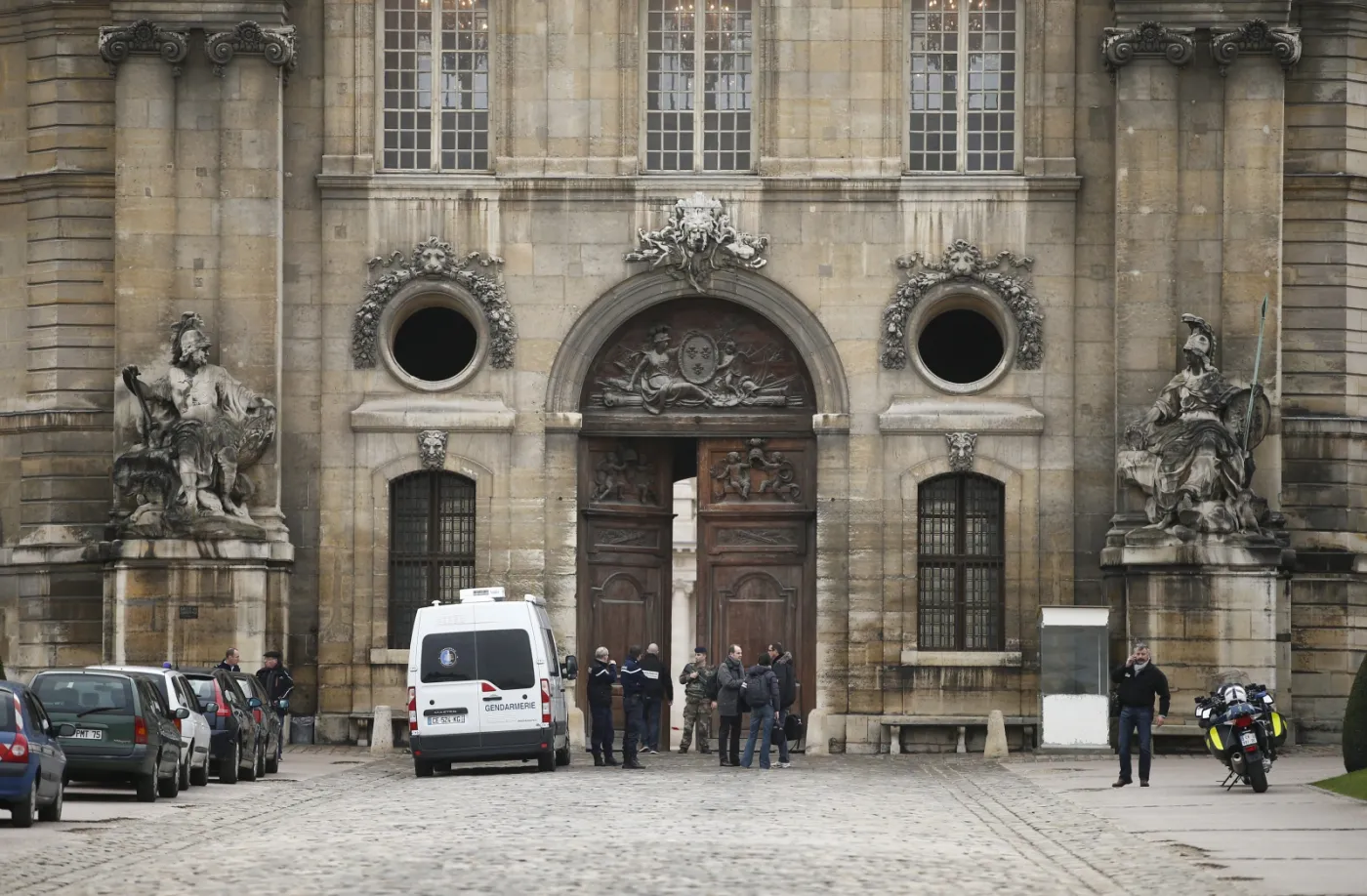 Bramy wiodące do Pałacu Inwalidów