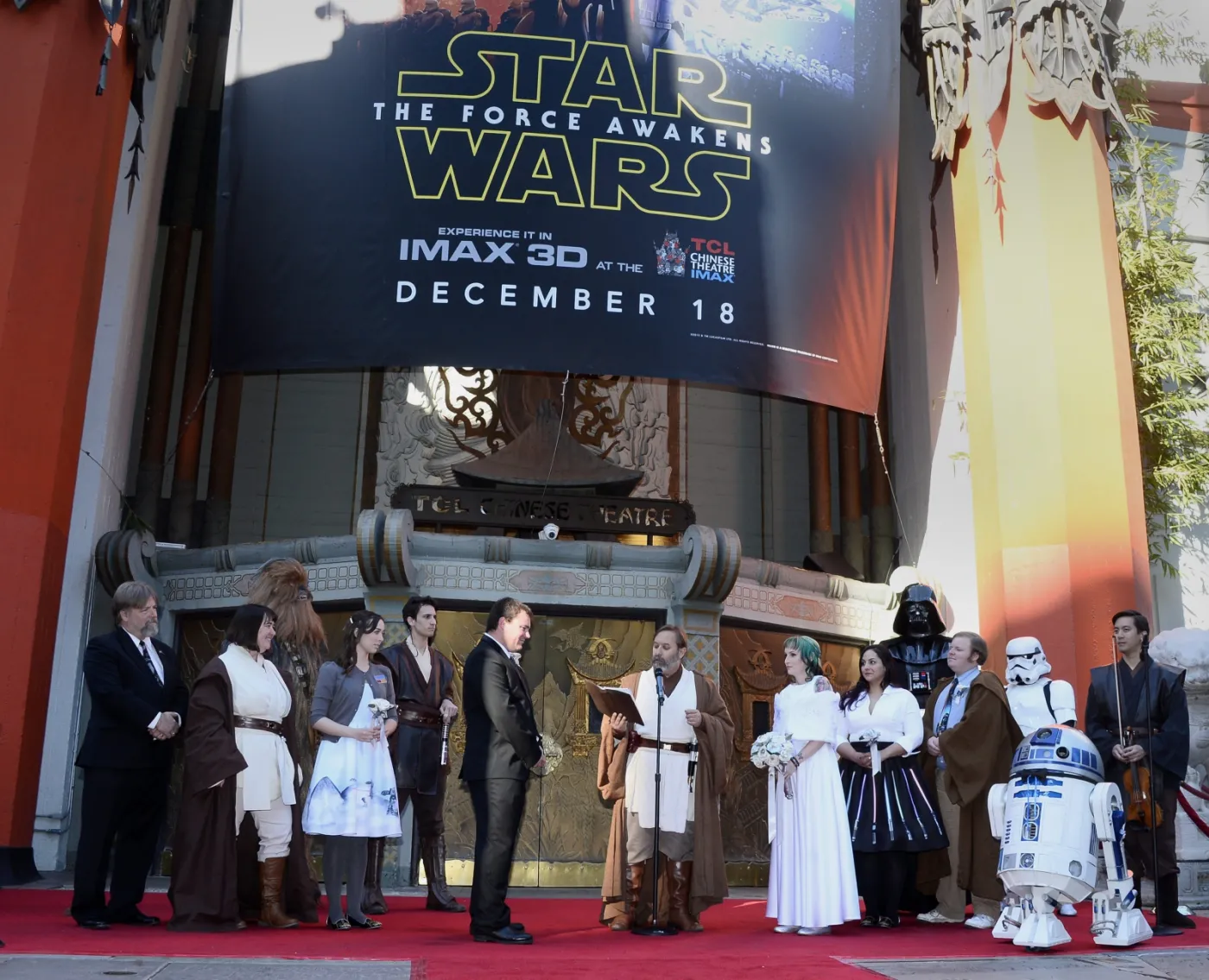 8560274-star-wars-the-force-awakens-film.jpg