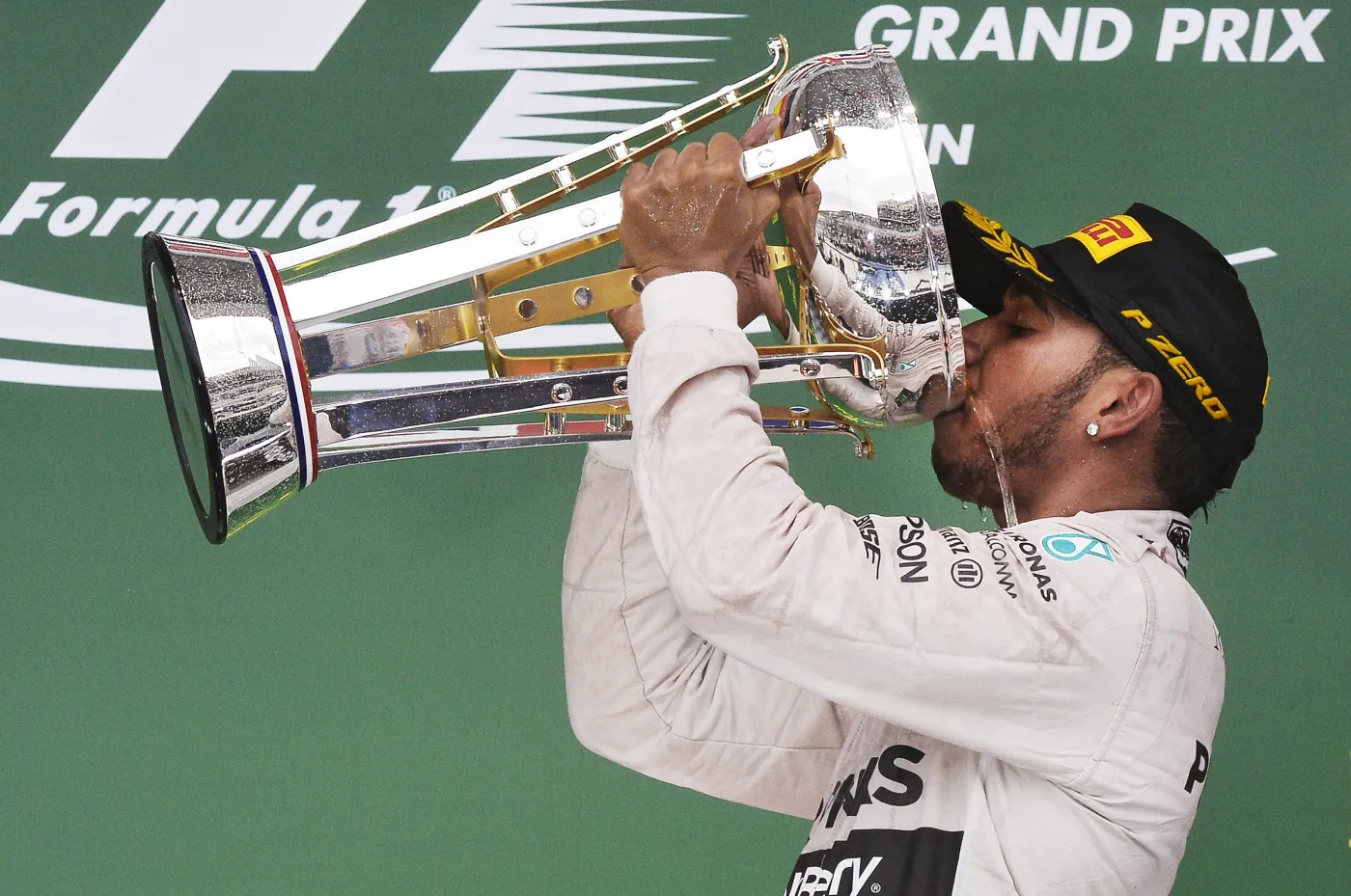 8578968-british-formula-one-driver-lewis.jpg
