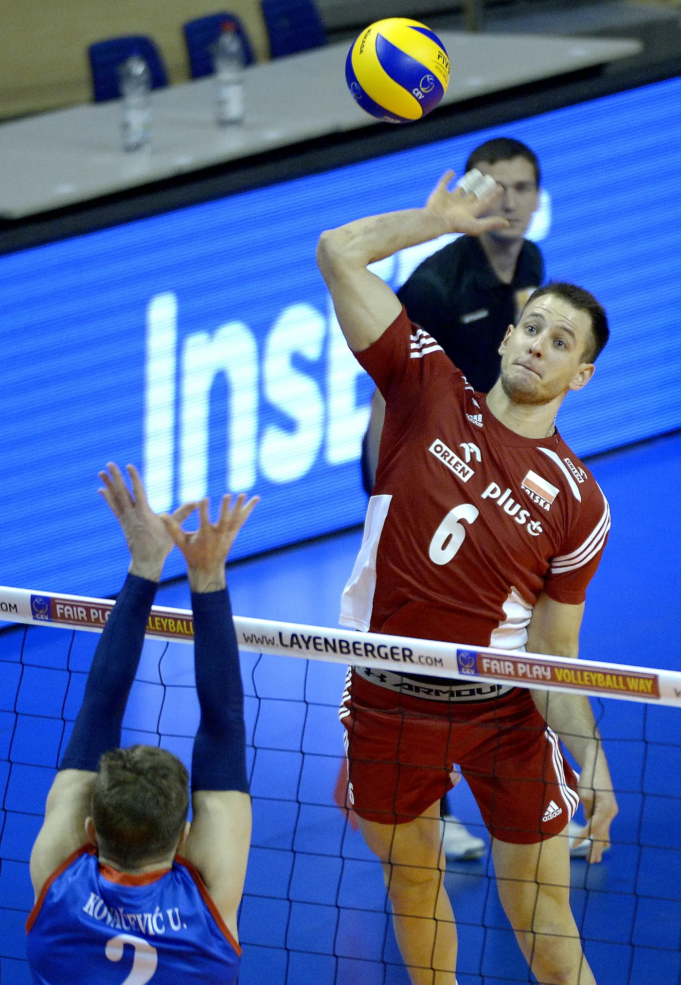 8604666-bartosz-kurek-p-atakuje-po-bloku.jpg