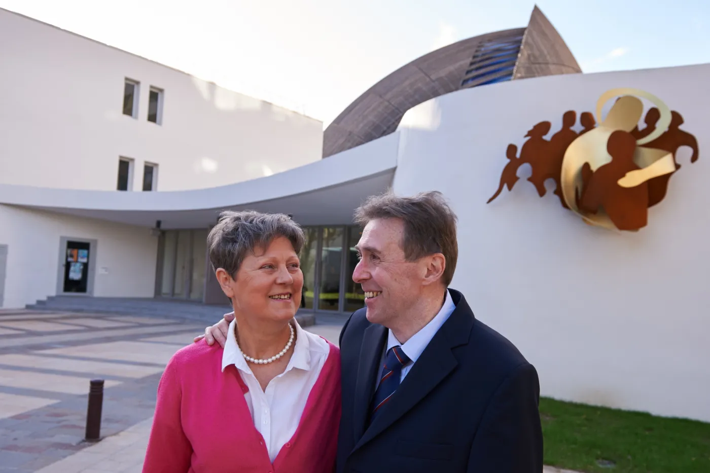 Uzdrowiony za wstawiennictwem bł. ks. Jerzego Popiełuszki Francuz Francois Audelan z żoną Chantal