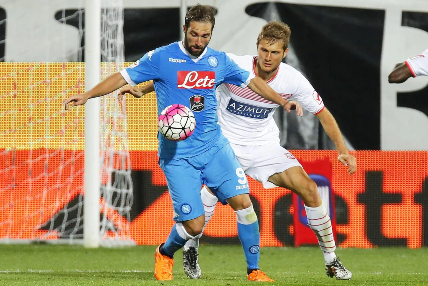 Simone Romagnoli i Gonzalo Higuain