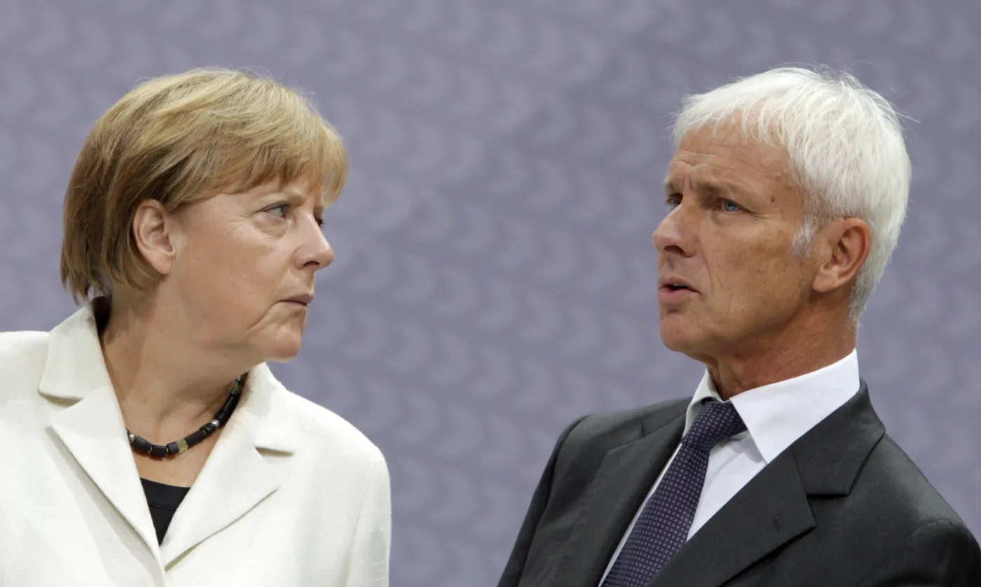 Kanclerz Niemiec Angela Merkel i Matthias Müller, nowy szef koncernu Volkswagen 