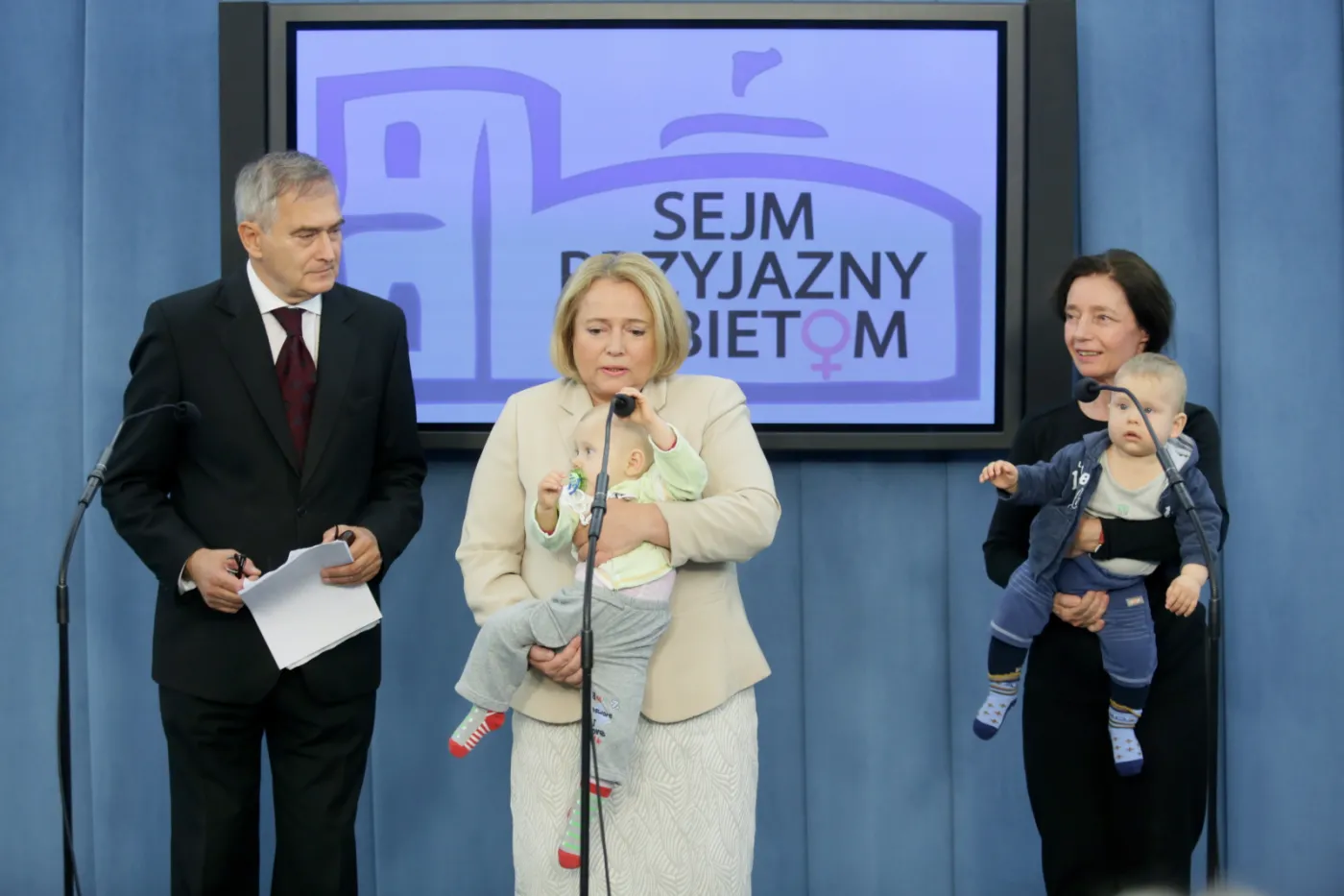 8275571-60-letnia-matka-blizniat-aktorka.jpg