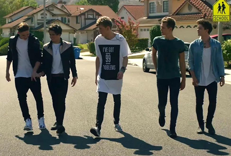 Brooklyn Beckham w klipie The Vamps